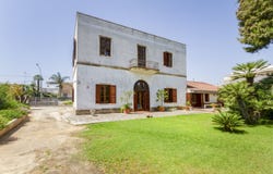 Squinzano, Apulia 73018
