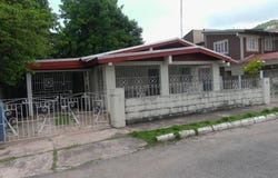 5 ACRES PLACE, QUEENSBURY, Kingston 19, St. Andrew