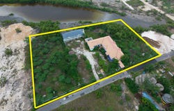 EVERGLADES CENTER BLACK R, Parottee, St. Elizabeth