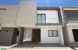 Calle Gran Via Fracc. Via San Jose Privada. Modelo Niza 4600, Imala, Culiacán, Sinaloa, Culiacan, Sinaloa 80014