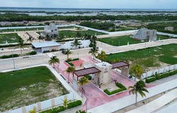 168 C. 82, Chelem, Yucatan 97336