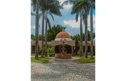 46 C. 28, Cholul, Yucatan 97305
