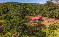 Tierra Oscura, Tierra Oscura, Bocas del Toro Province