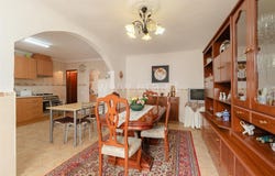 Quelfes, Algarve 8700