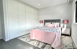 Quelfes, Algarve 8700