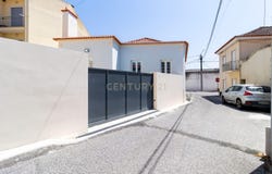 Valado dos Frades, Leiria District