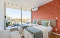 Avenida 32, Espinho, Aveiro District 4500-299