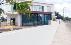 A Dos Cunhados e Maceira, Lisbon