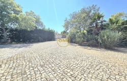 Lagoa e Carvoeiro, Algarve 8400