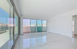 Portimão, Algarve 8500