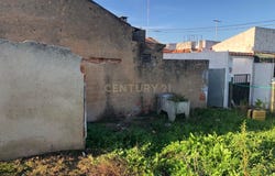 Rua de Santo António 34, 2350 Torres Novas, Portugal, Ilha de Santa Maria, Azores 2350-290