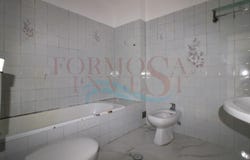 Quelfes, Algarve 8700