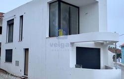 Alfeizerão, Leiria District