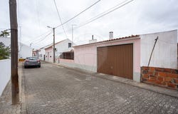 Santarém, Évora District 7490