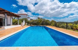 Quelfes, Algarve 8700