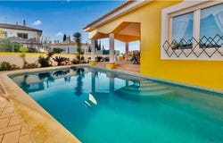 Portimão, Algarve 8500
