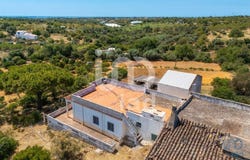 Quelfes, Algarve 8700