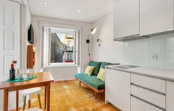 Rua de Trás, Vila Nova de Gaia, Porto District 4400-328