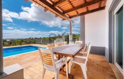 Quelfes, Algarve 8700