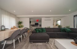 Venteira, Lisbon 2700