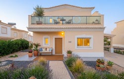 Portimão, Algarve 8500