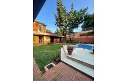 De la Residencia Nº.1138, Las Mercedes, Asunción,, 