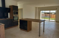 Sainte-Suzanne, Reunion 97441