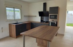 Sainte-Suzanne, Reunion 97441