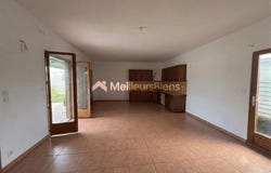 Sainte-Suzanne, Reunion 97441
