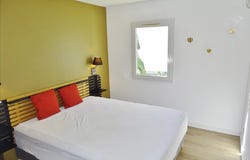 Saint-Denis, Reunion 97400