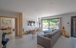 Fontvieille, Provence-Alpes-Côte d'Azur 13990