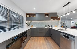 Della Place, Conifer Grove, Auckland