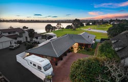 Della Place, Conifer Grove, Auckland