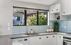Venus Place, Half Moon Bay, Auckland