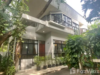 /international/th/25-1-soi-saeng-chai-sukhumvit-rd-phra-khanong-khlong-toei-bangkok-10110-tha-phra-khanong-bangkok-340105677452/