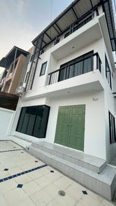 /international/th/97-276-wirat-hongyok-6-soi-6-11-road-talat-nuea-phuket-83000-thailand-phuket-phuket-province-340106647766/