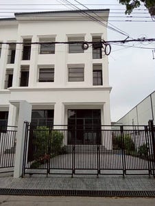 /international/th/86-soi-krung-thep-kritha-17-thap-chang-saphan-sung-bangkok-10240-thailand-saphan-sung-bangkok-340108275470/?lang=es