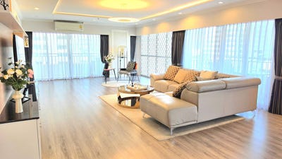 /international/th/namhomfaenrakfaenlong-south-sathon-road-thung-maha-mek-sathon-bangkok-10120-thailand-sathon-bangkok-340107529609/