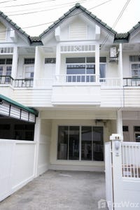 /international/th/3394-lat-phrao-101-soi-48-khlong-chan-bang-kapi-bangkok-10240-thailand-bang-kapi-bangkok-340105613345/