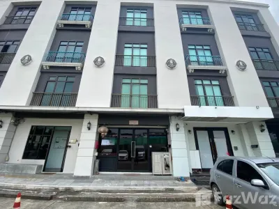 /international/th/330-2-soi-ramkhamhaeng-53-phlab-phla-wang-thonglang-bangkok-10310-thailand-wang-thonglang-bangkok-340105559635/