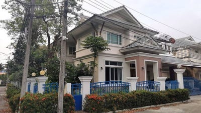 /international/th/luxury-flower-rat-phatthana-road-rat-phatthana-saphan-sung-bangkok-10240-thailand-saphan-sung-bangkok-340105566345/?lang=es