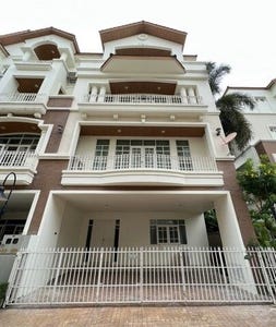 /international/th/little-bao-sukhumvit-55-khlong-tan-nuea-vadhana-bangkok-10110-thailand-vadhana-bangkok-340106639957/