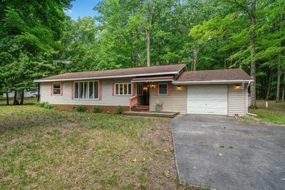 /international/us/3310-cedar-lane-indian-river-mi-110098329392/?lang=en