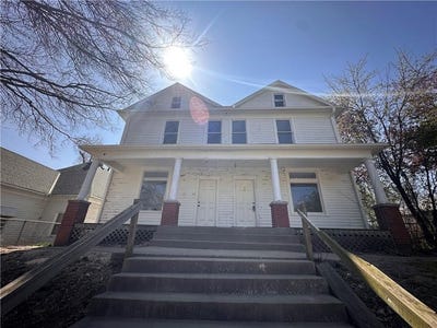 /international/us/2310-charles-street-st-joseph-mo-110098381992/?lang=en