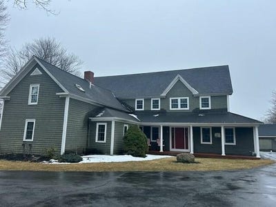 /international/us/1928-essex-street-bangor-me-110098402284/?lang=en