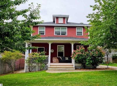 /international/us/1223-willow-street-traverse-city-mi-110098428753/
