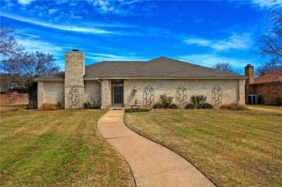 /international/us/1509-brook-hollow-drive-bryan-tx-110098908724/?lang=en
