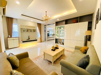 /international/kh/nirouth-chbar-ampov-phnom-penh-360107813096/