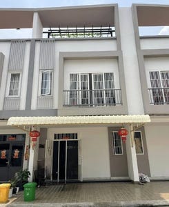 /international/kh/nirouth-chbar-ampov-phnom-penh-360107129984/