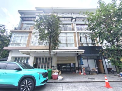 /international/kh/nirouth-chbar-ampov-phnom-penh-360107976154/
